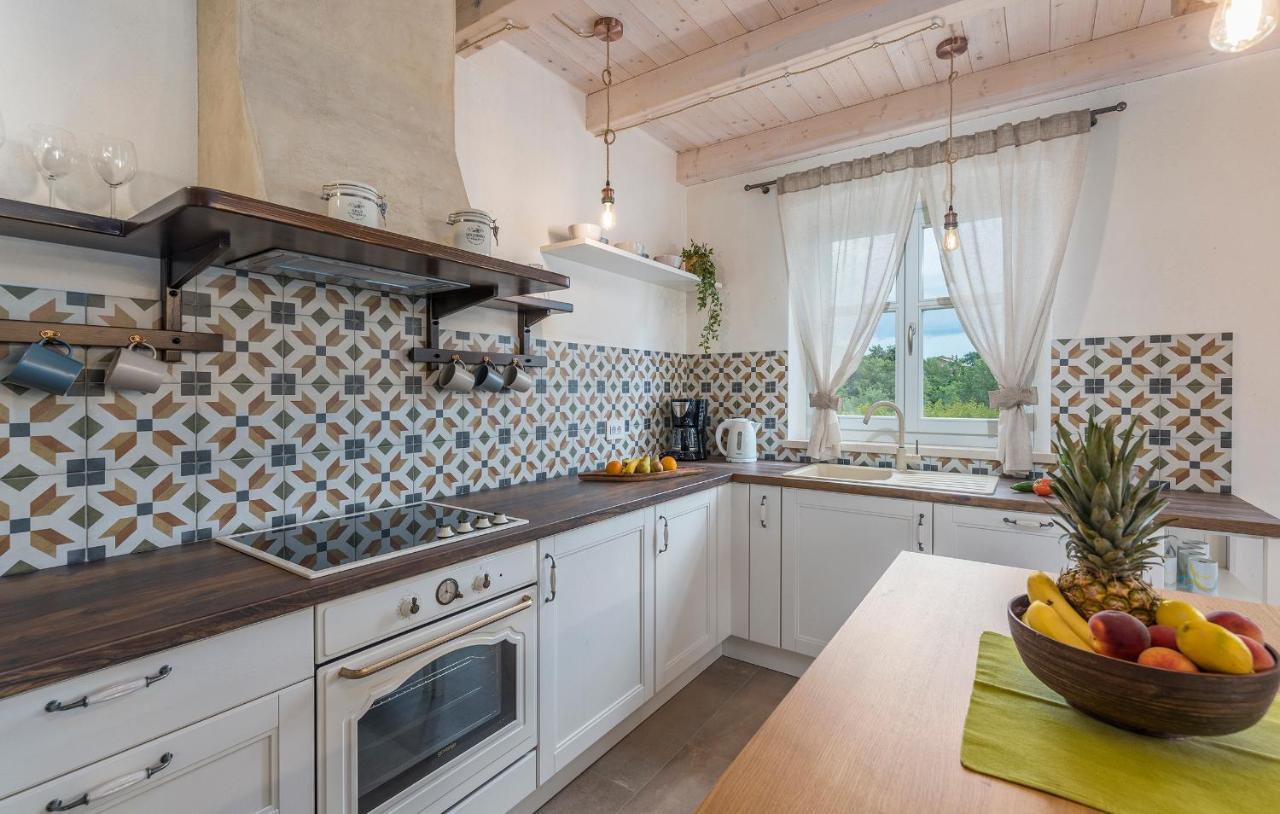 Villa-Osmium Smoljanci ภายนอก รูปภาพ