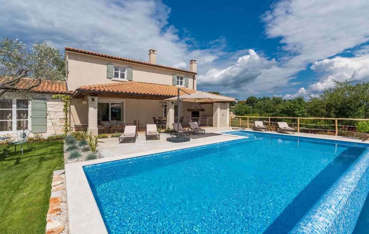 Villa-Osmium Smoljanci ภายนอก รูปภาพ