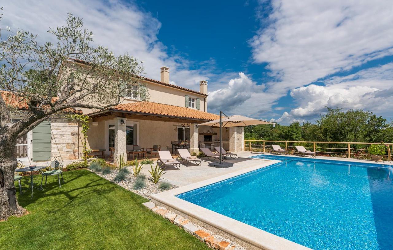 Villa-Osmium Smoljanci ภายนอก รูปภาพ
