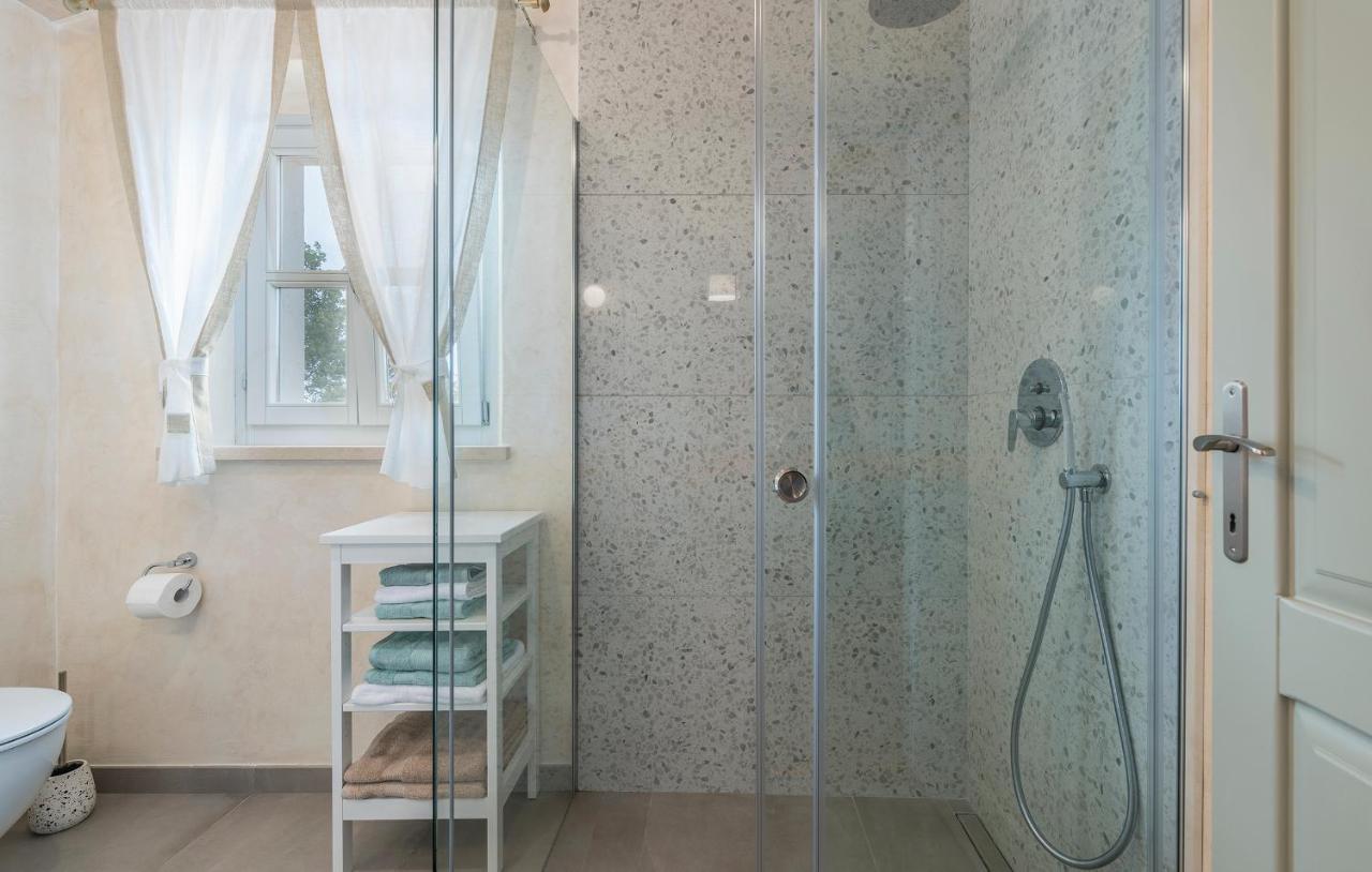 Villa-Osmium Smoljanci ภายนอก รูปภาพ