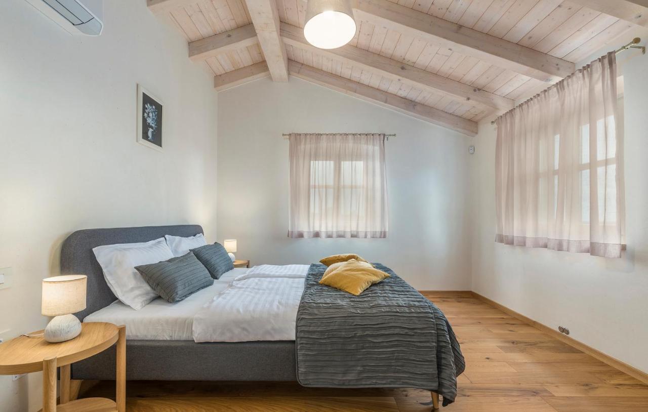Villa-Osmium Smoljanci ภายนอก รูปภาพ